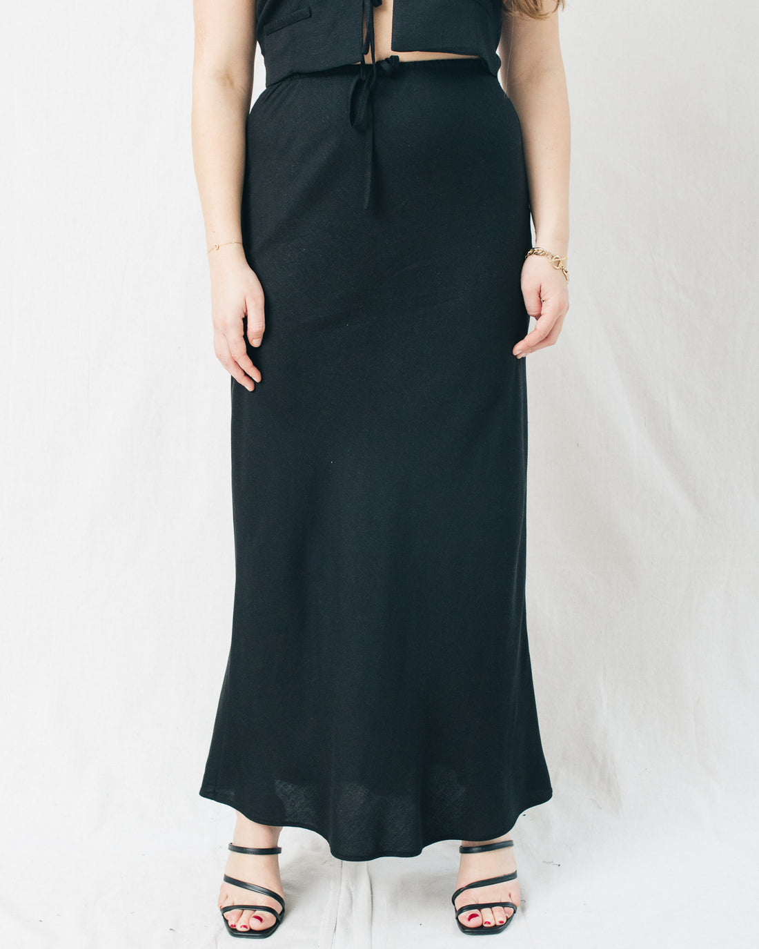 Rachel Solid High Waist Front Tie Linen Midi Skirt