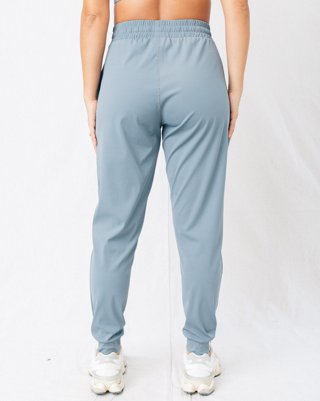 Winning Solid Pleated Front Joggers