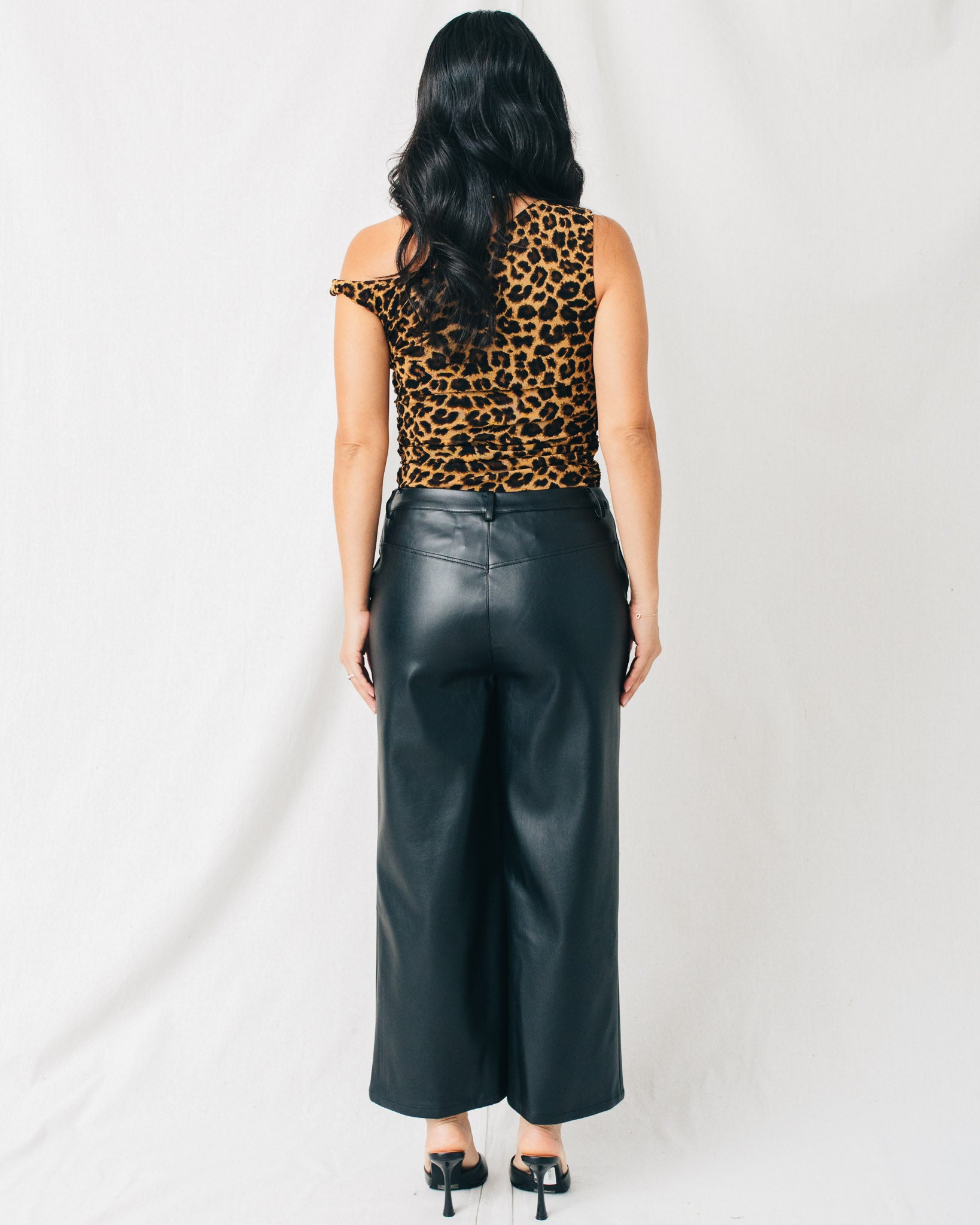 ロッキーシェリエleather like wrap culottes Frania Vegan Leather Culotte Pants – Maven Womenswear