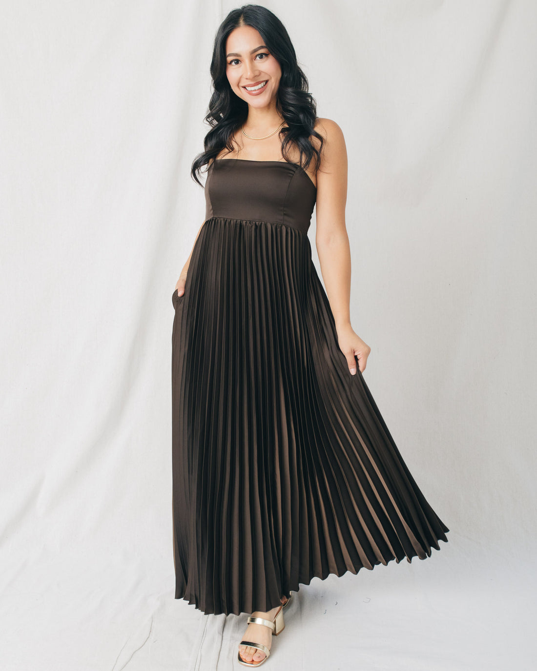 Amasya Straight Neckline Pleated Maxi Dress