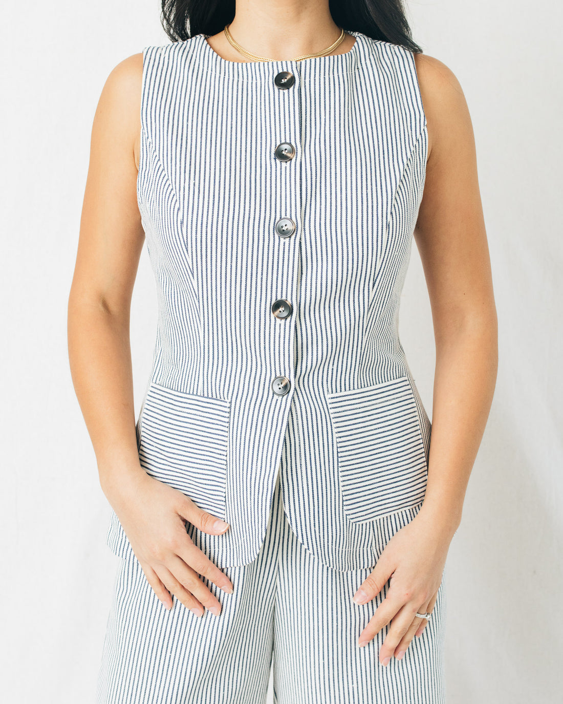 Juna Round Neckline Stripe Vest