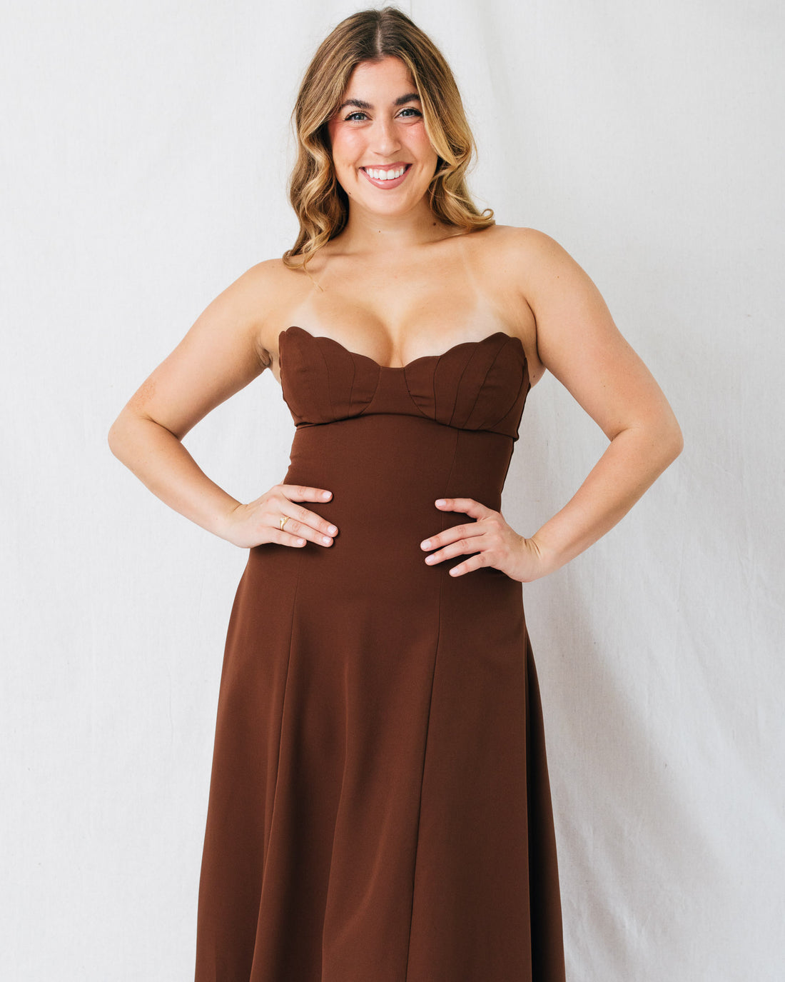 Omena Strapless Scalloped Neckline Maxi Dress