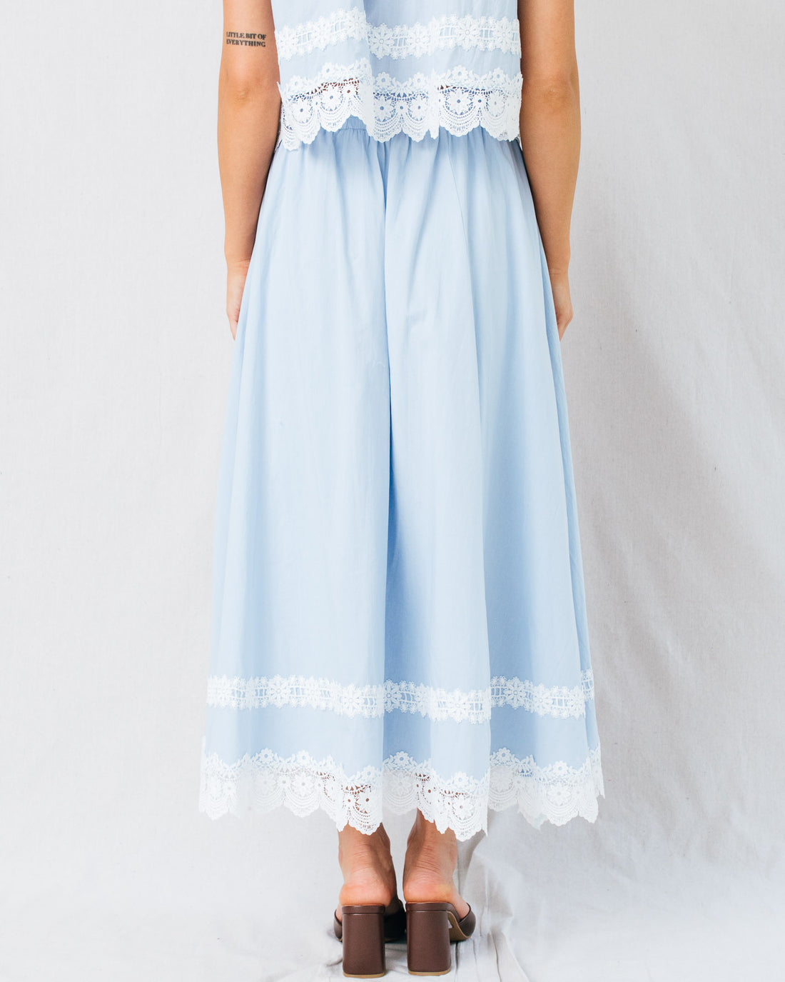 Zarina Scalloped Lace Trim Hem Midi Skirt