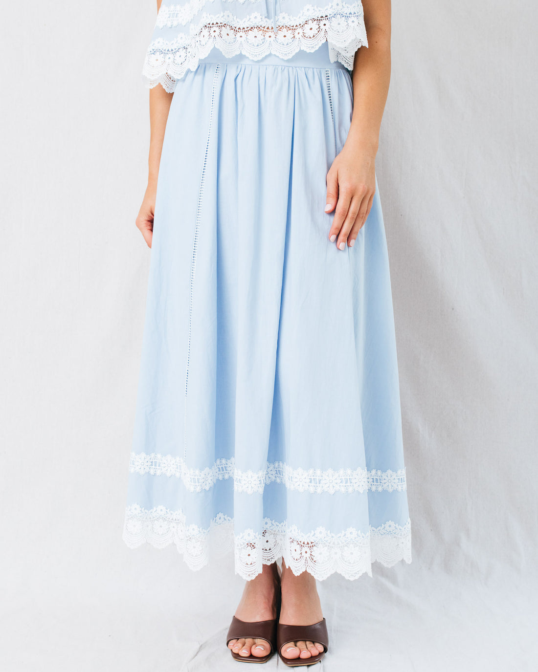Zarina Scalloped Lace Trim Hem Midi Skirt